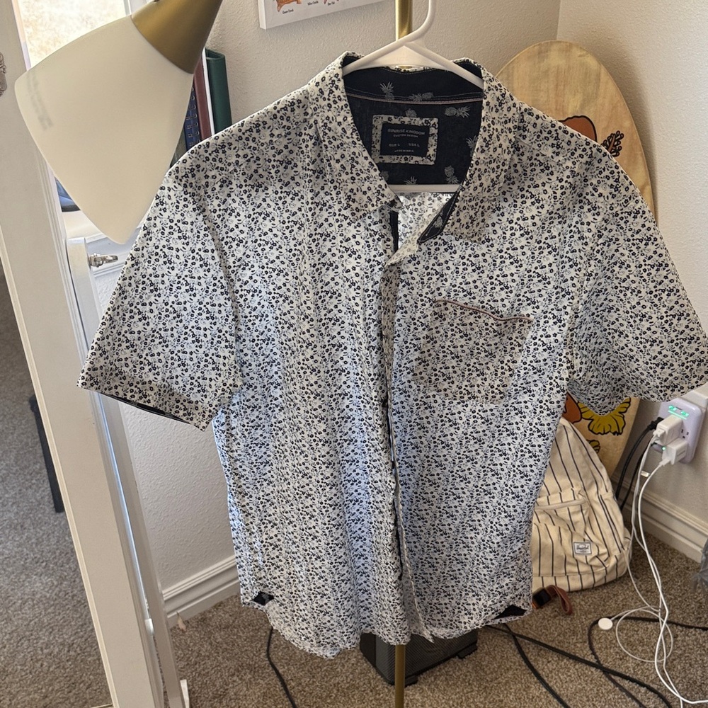 Stylish Men's Short Sleeve Button Down Shirt